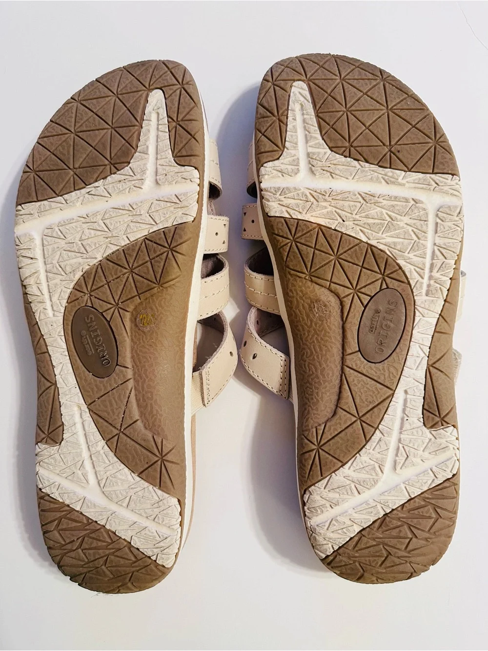 Earth Origins Women's 12M Tall Beige Slide Sandals